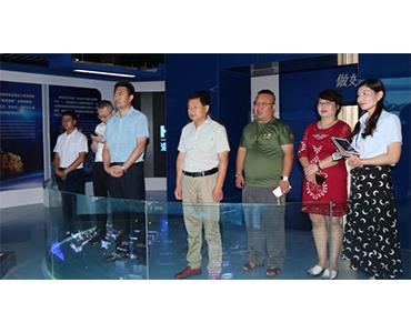 銀川市投資促進局、山東濰坊商會領(lǐng)導(dǎo)一行來集團參觀訪問